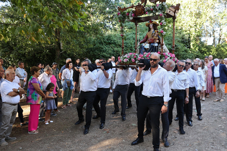 Cambados renueva su  fervor por la Divina Pastora