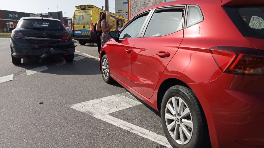 Herida una menor de edad en un accidente de tráfico en el tramo final de la Autovía do Barbanza, en Ribeira