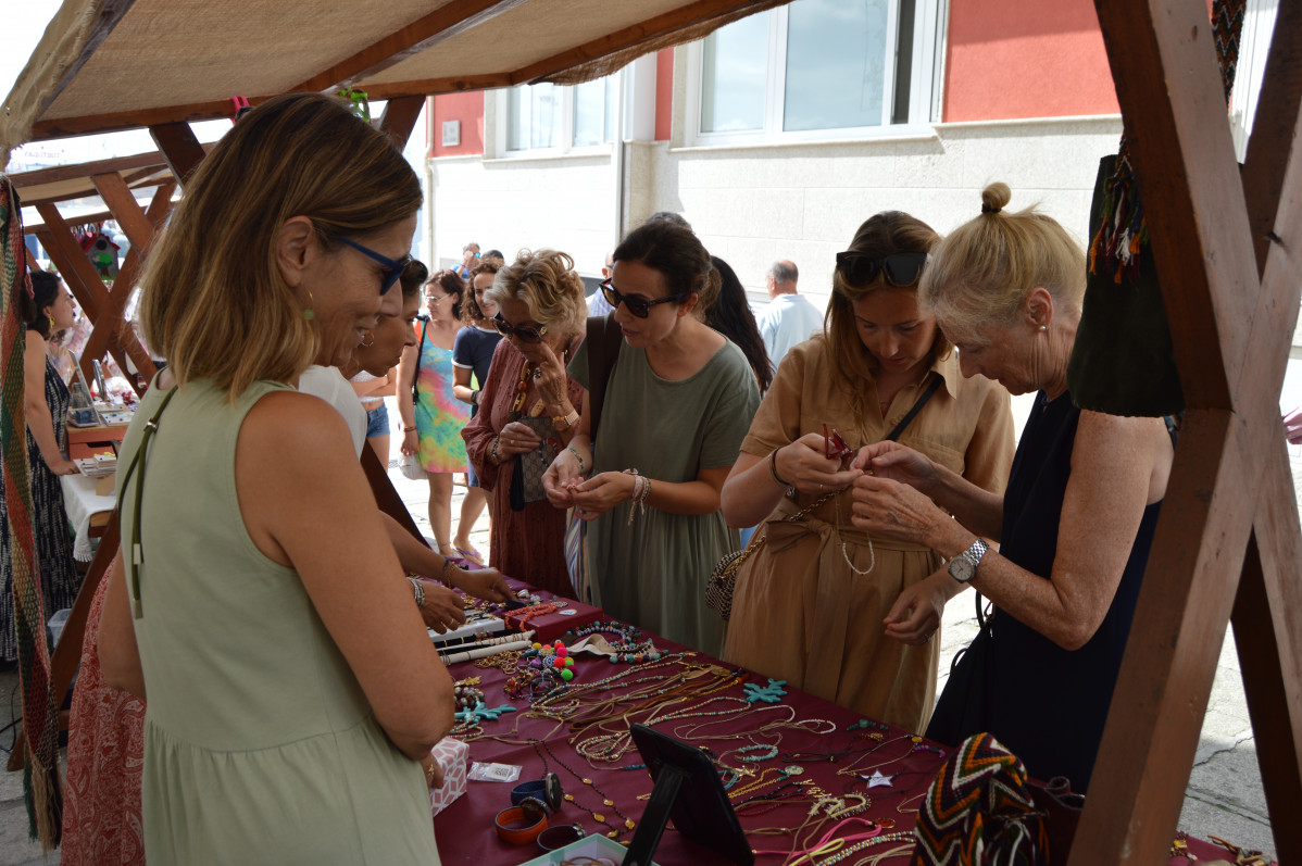 Mercado artesania fiestas sanxenxo