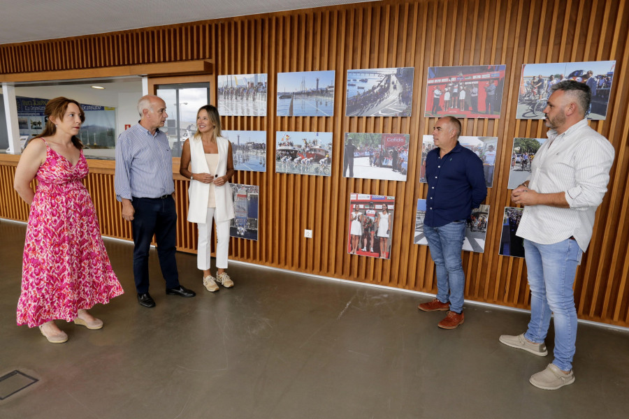 Vilanova inaugura una exposición fotográfica con los recuerdos de la salida de la Vuelta Ciclista desde la batea