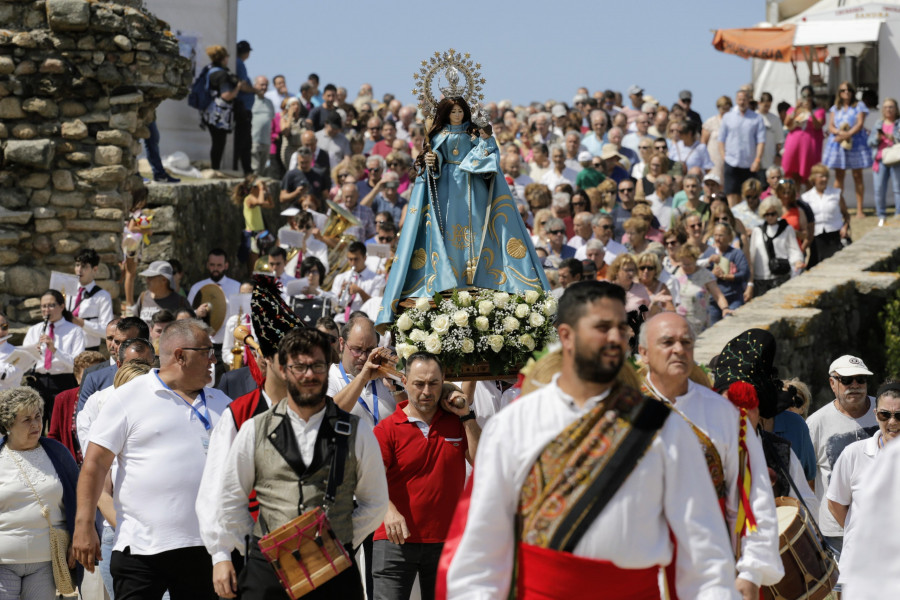 Mucho sentimiento y devoción para ver a la Virxen da Lanzada