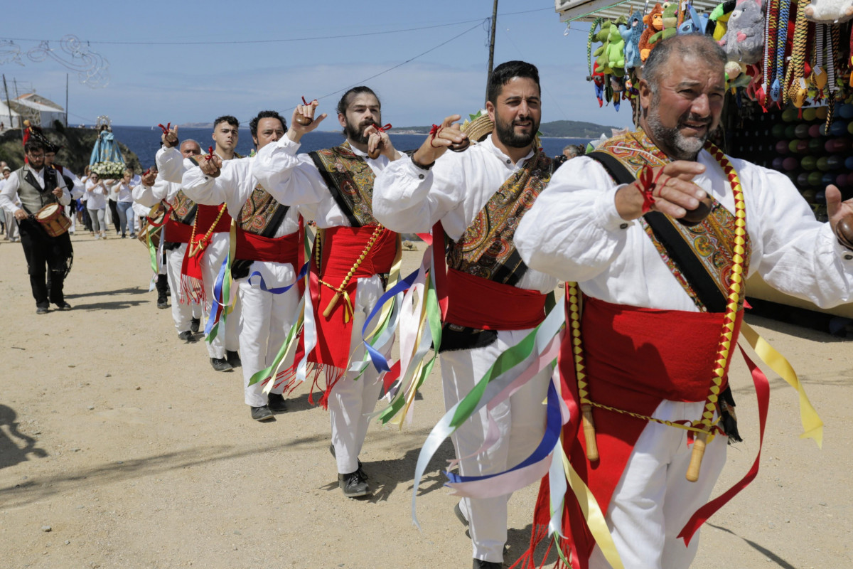 Danzantes de cobas a lanzada romaru00eda