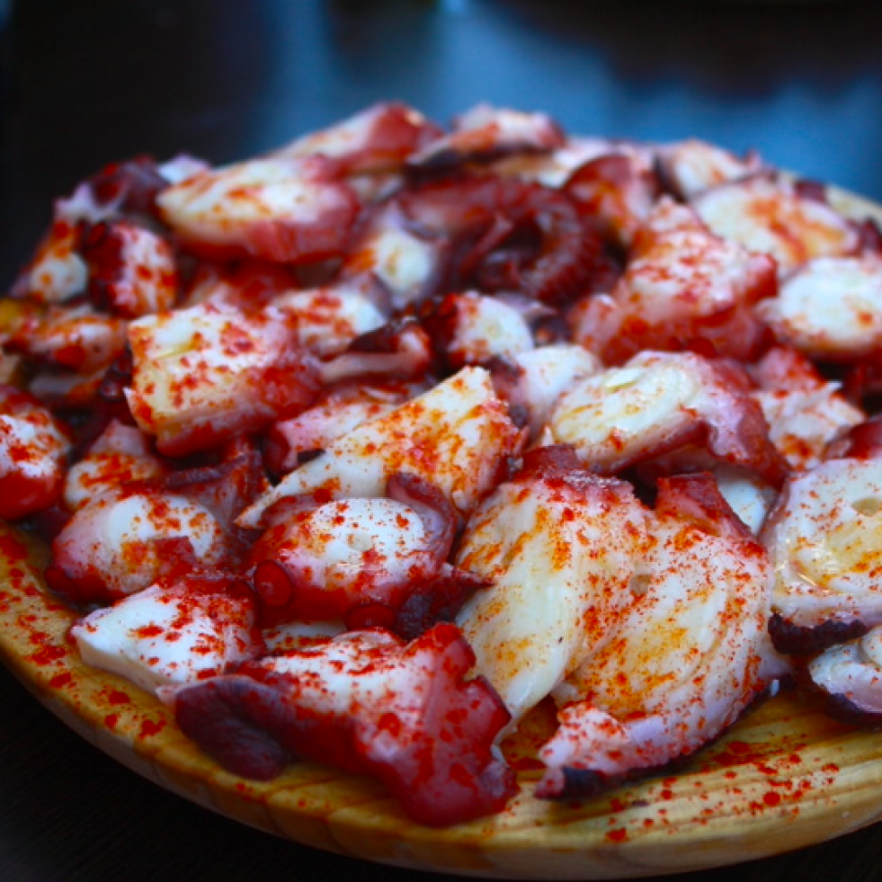 Ribeira lidera la campaña del pulpo con más de 75 toneladas en un mes