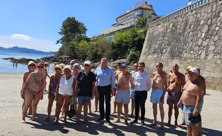 Gimnasia de mantenimiento para todos en la playa de Silgar