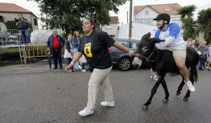 Las imágenes de la Carrera de burras de San Miguel de Deiro