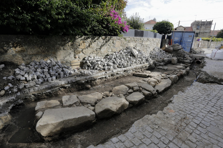 Las obras de Fefiñáns vuelven a sacar a la luz restos de la antigua fisonomía del casco histórico