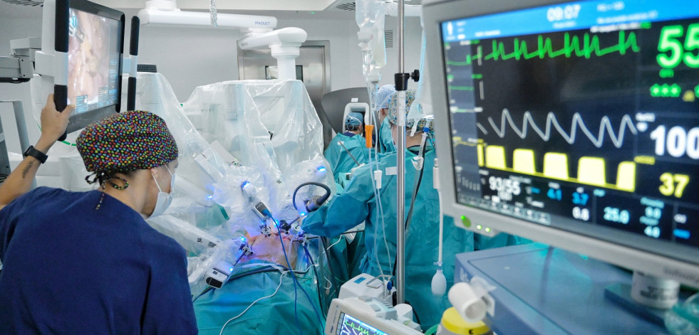 Quirónsalud A Coruña aborda con éxito cirugías de alta complejidad con el robot Da Vinci