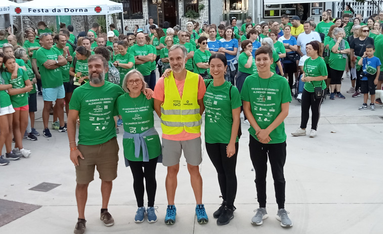 Cerca de 300 personas participaron en la VIII Andaina Solidaria co Alzheimer en Ribeira
