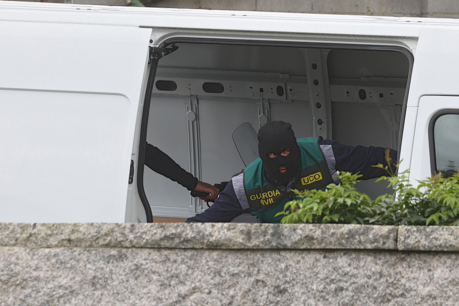 La jueza pone en libertad a los dos arousanos detenidos por el alijo de hachís