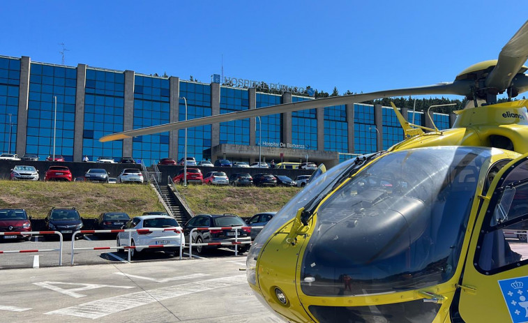 Derivado a la cámara hiperbárica de Ferrol un mariscador arrastrado por un yate cuando extraía navaja en Ribeira