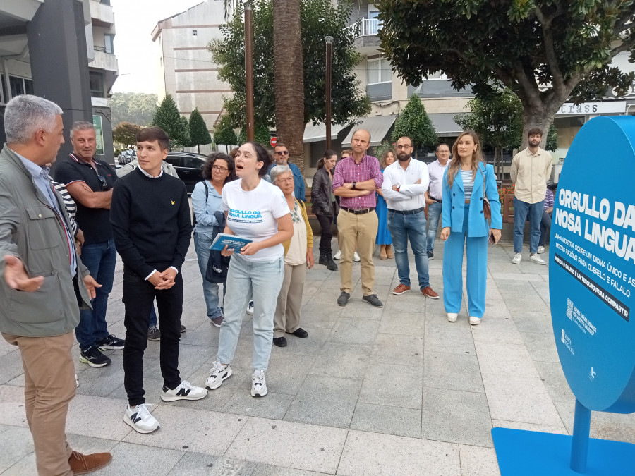 La exposición "Orgullo da nosa lingua" recala en Ribeira para promover el gallego entre la población