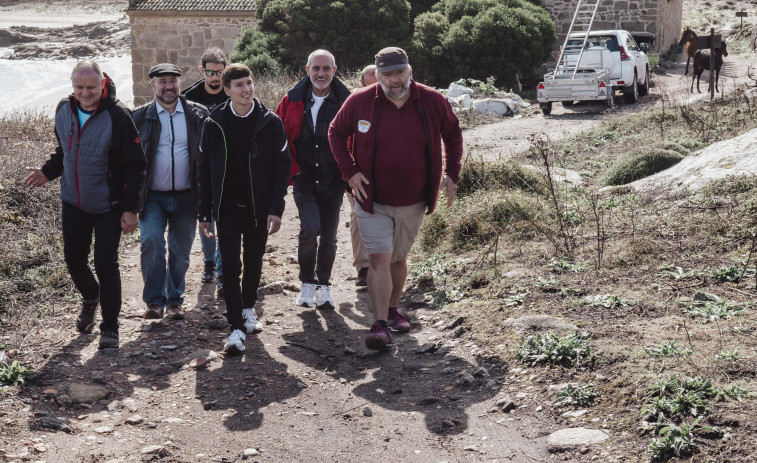 Usuarios de la UAD de Ribeira ponen en valor el patrimonio etnográfico de la Illa de Sálvora