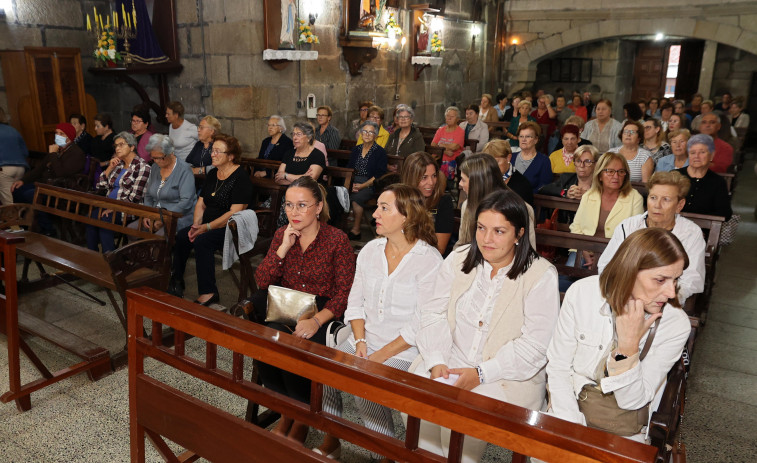 A Illa rinde homenaje a la labor de las Hijas de la Caridad