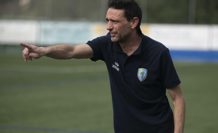 Agustín Ruiz: “A equipos como el Arosa se les pide ganar desde el principio”