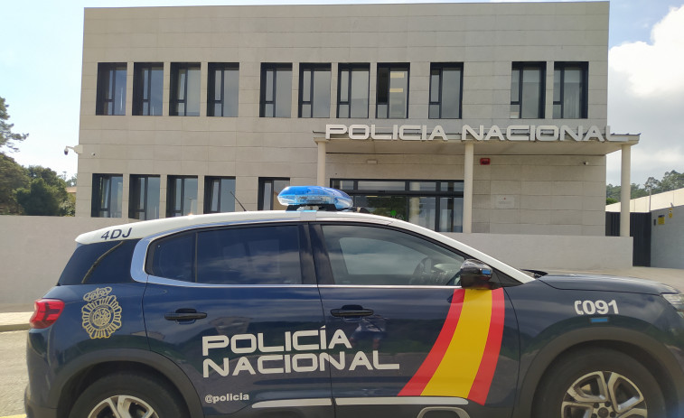 La Policía Nacional de Ribeira homenajeará a los excomisarios José Díaz y José García en la festividad de sus patrones