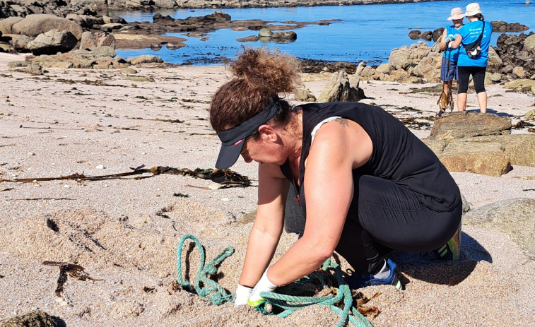 Voluntarios del colectivo Actúa de Afundación retiraron 220 kilos de basura marina en Sálvora