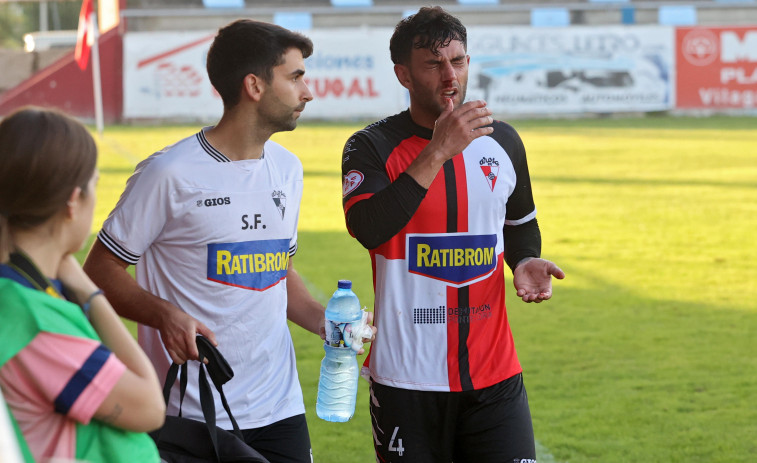 El Arosa toca fondo al perder en A Lomba ante el Barbadás