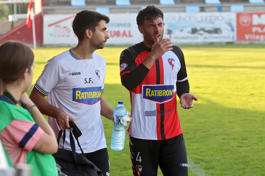 El Arosa toca fondo al perder en A Lomba ante el Barbadás