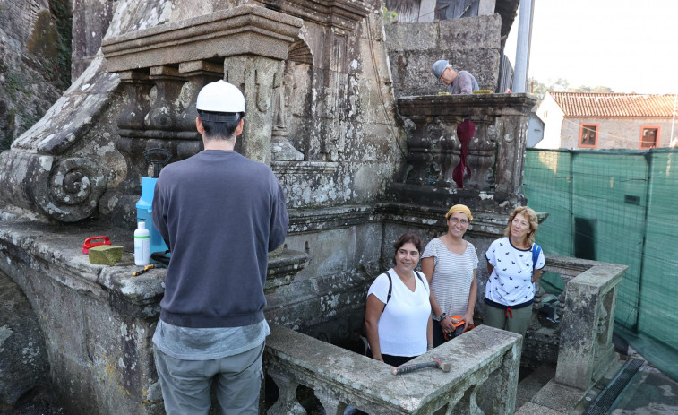 Un nuevo “look” para la histórica fuente de Castroagudín