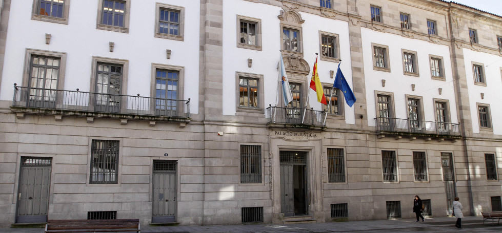 El juicio comenzó ayer en la Audiencia de Pontevedra pero tuvo que suspenderse y posponerse  g. s.