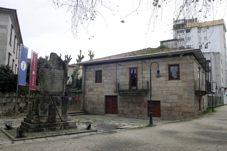 Xoán Colazo presenta hoy en Cambados su libro “Cento doce viaxes na miña terra”