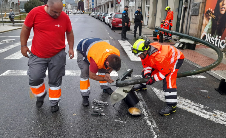 El viento derriba un semáforo en San Roque y el alcantarillado desborda en las ciclovías