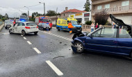 Dos heridos, uno grave, tras chocar dos coches en Sanxenxo