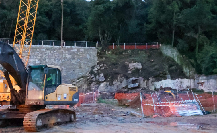 Cae parte del muro del mirador del Castriño durante unas obras