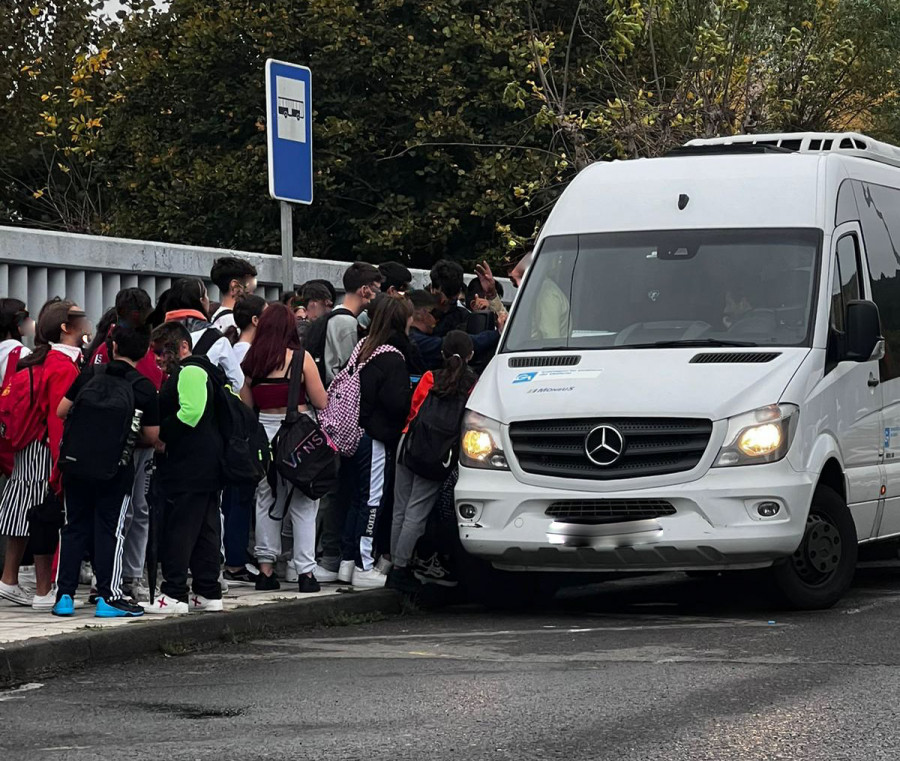 Padres de alumnos del IES Número 1 denuncian situaciones de tensión y riesgos derivados del transporte