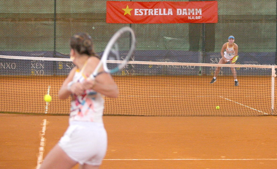 Las checas dominan el cuadro femenino del J300 de Sanxenxo