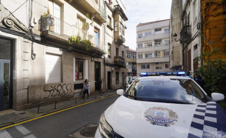 Hurta en una tienda en Vigo con un cuchillo de 22 centímetros