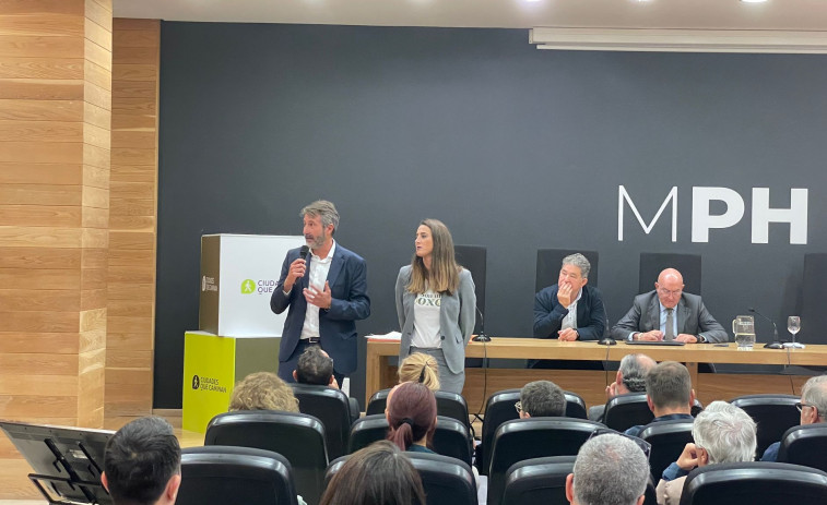 Vilagarcía recoge en Valladolid el premio por Arzobispo Lago