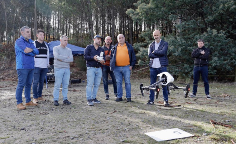El alumnado del curso de pilotaje de drones puso a prueba su pericia en Pinar do Rei