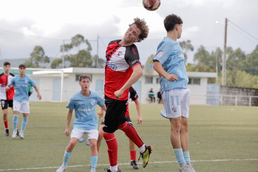 El Celta juvenil arrolla al Arosa en Zacande