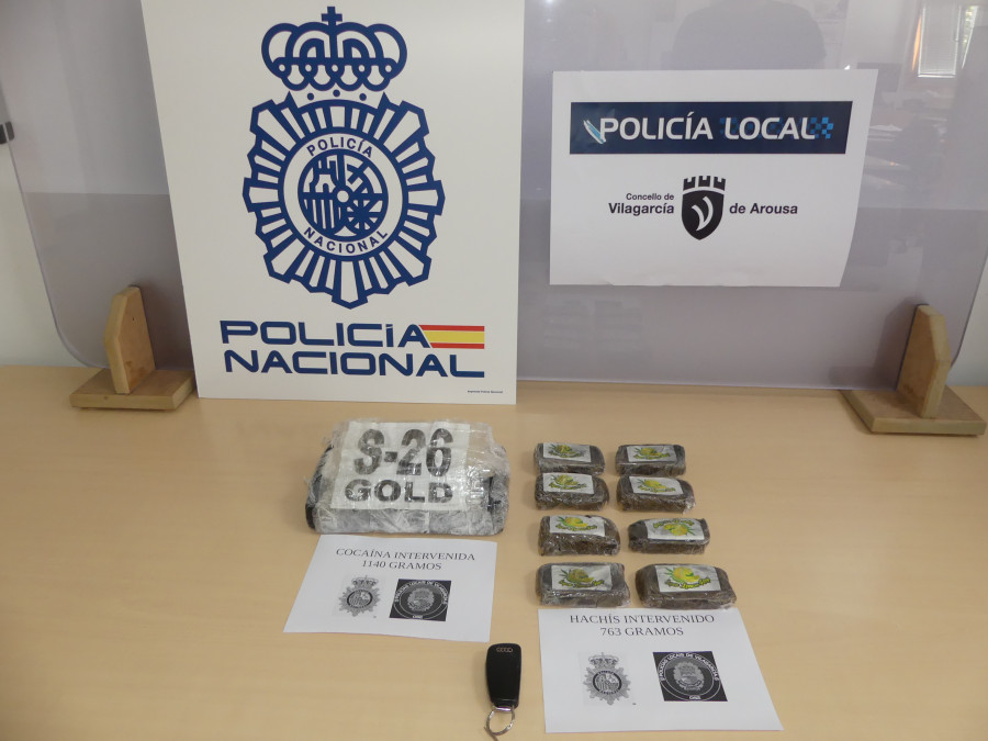 Detenidos dos vilagarcianos vinculados a un paquete de un kilo de cocaína y otro de 763 gramos de hachís