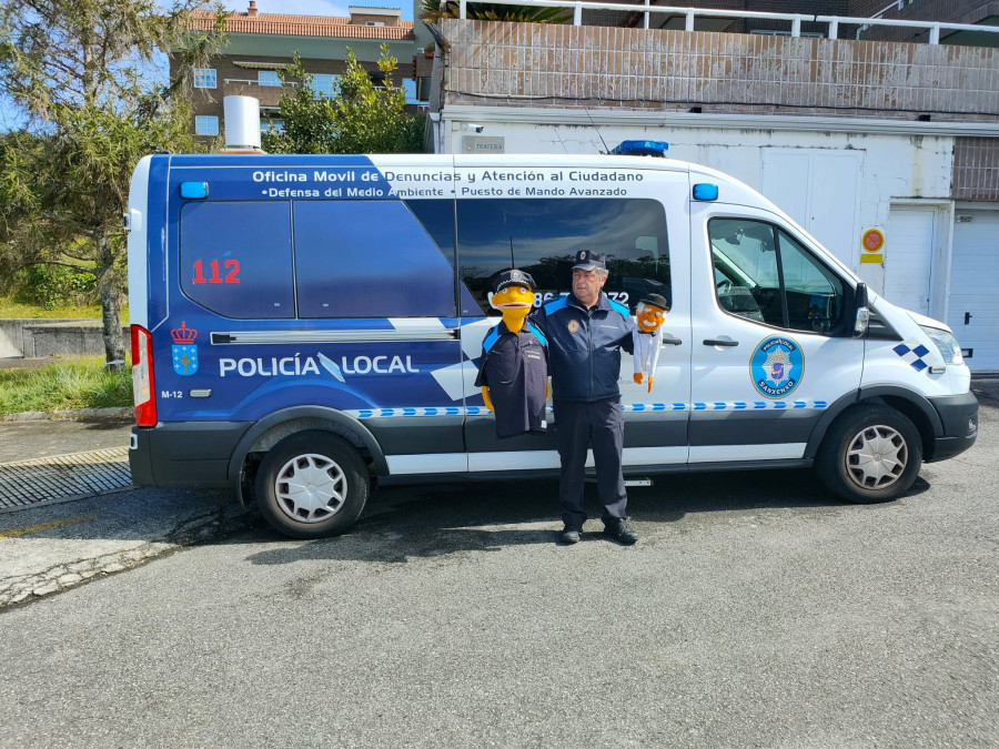 El Poli Paco y el agente Abelardo Martínez llevan a la universidad su experiencia en Educación Vial