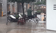 El mar se hace fuerte en Arousa aliado con las intensas lluvias