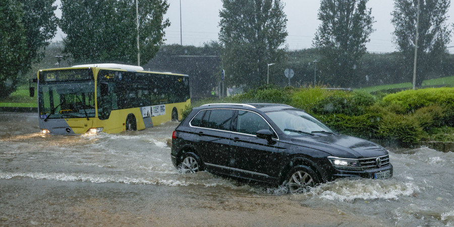 'Celine' deja inundaciones y carreteras cortadas a su paso por Galicia