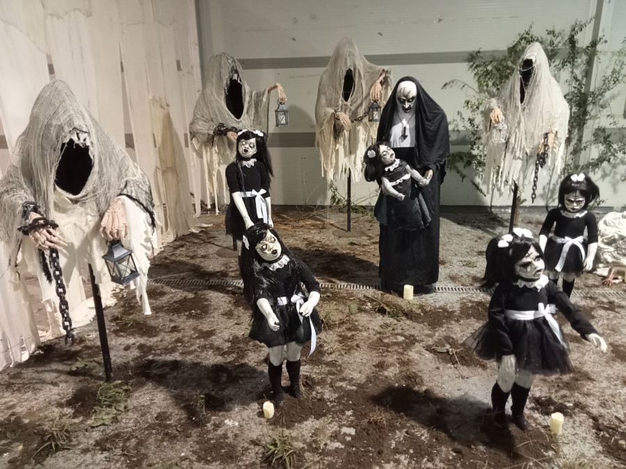 Reportaje | Ribeira festejará el Samaín con una ambientación terrorífica con monstruos montada por Alfaia