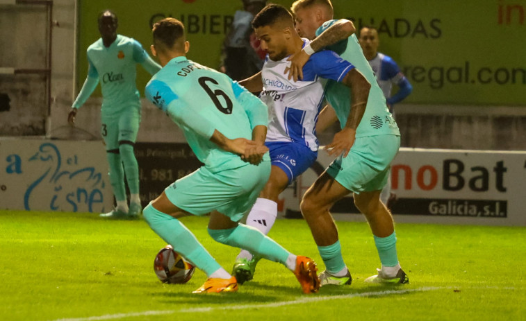 El CD Boiro cae ante el Mallorca pero deja una gran imagen