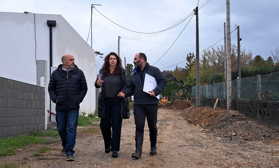 Arrancan las obras de dotación y refuerzo de servicios básicos en el lugar de A Mirandela, en A Pobra