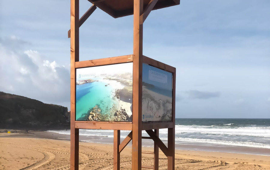 Sanxenxo mejora los servicios de sus playas con más sillas anfibias y el panelado de las torres de socorrismo