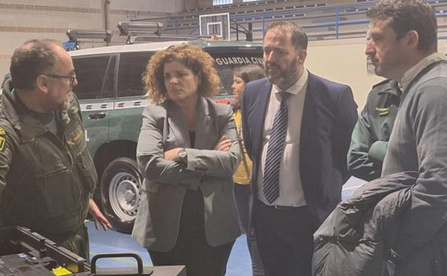 Más de 700 alumnos asisten en Boiro a una exhibición de medios de la Guardia Civil