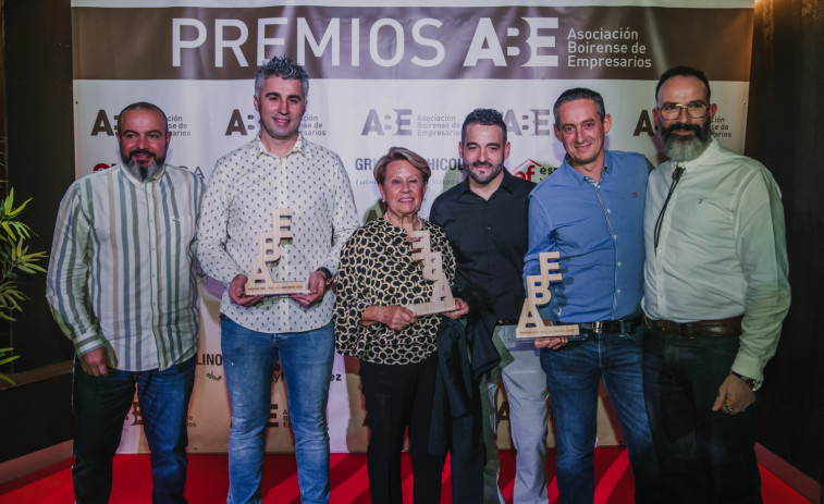 Unos 200 invitados asisten a la entrega de los Premios ABE a Rosa Barcala, Cetárea Ángel Mar y Coaxial