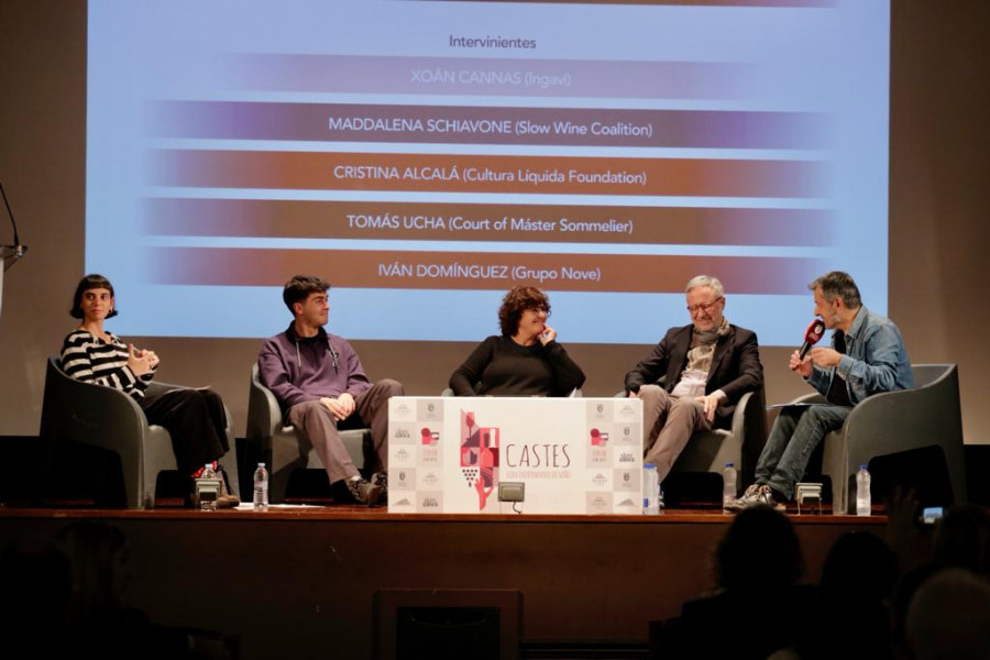 La feria Castes atrae a Vilagarcía a los amantes del vino y premia a los mejores proyectos europeos