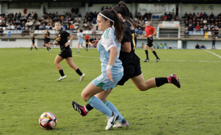 Un golazo de Jenny Corros da un justo empate al InterRías ante el Madrid