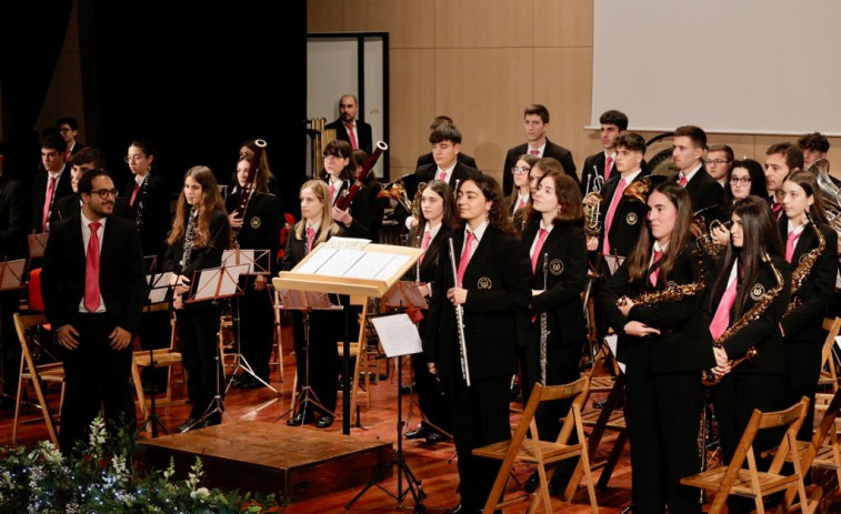 La Agrupación Músico Cultural de Ribadumia celebra su cuarto de siglo