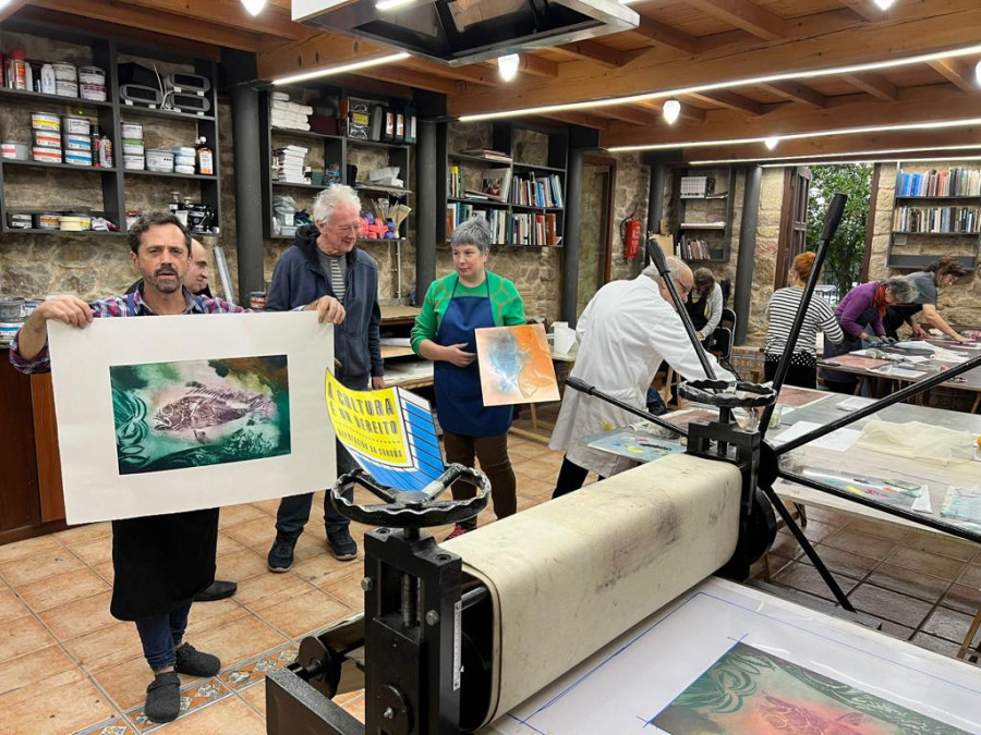 Exitoso taller en el Museo de Artes sobre la técnica del Gyotaku Grabado