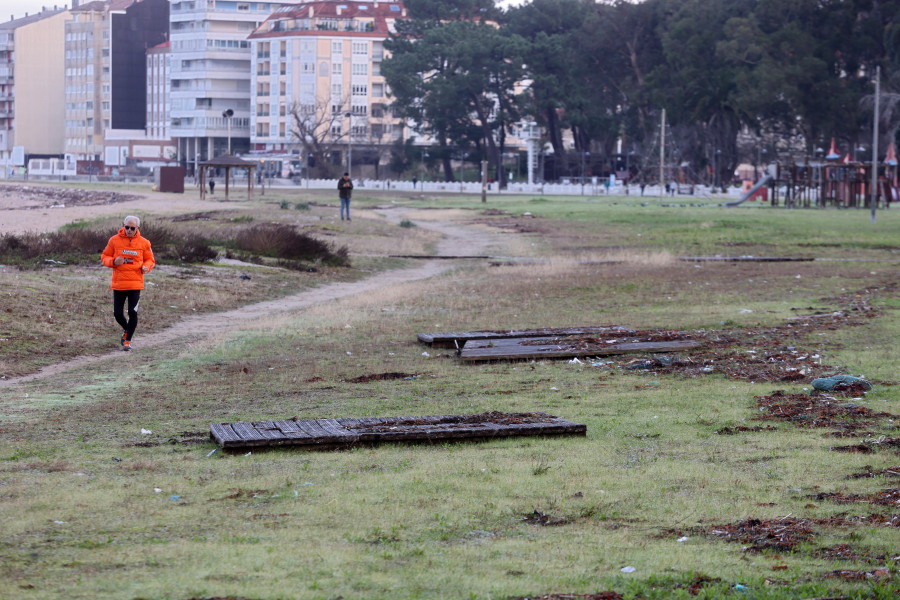 Los usuarios de las playas se quejan de la falta de limpieza