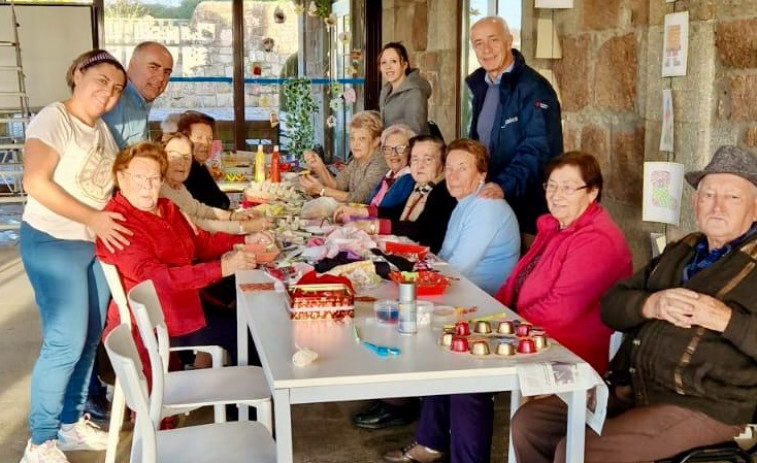 Las seis ludotecas de mayores de Vilanova comienzan con sus talleres navideños